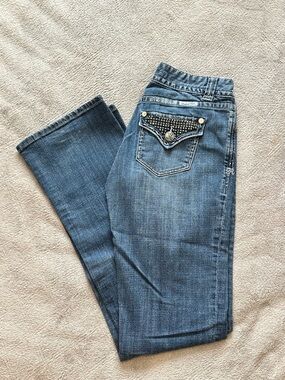 Rock & Roll Cowgirl Medium Blue Bootcut Jeans with Studded Pocket
